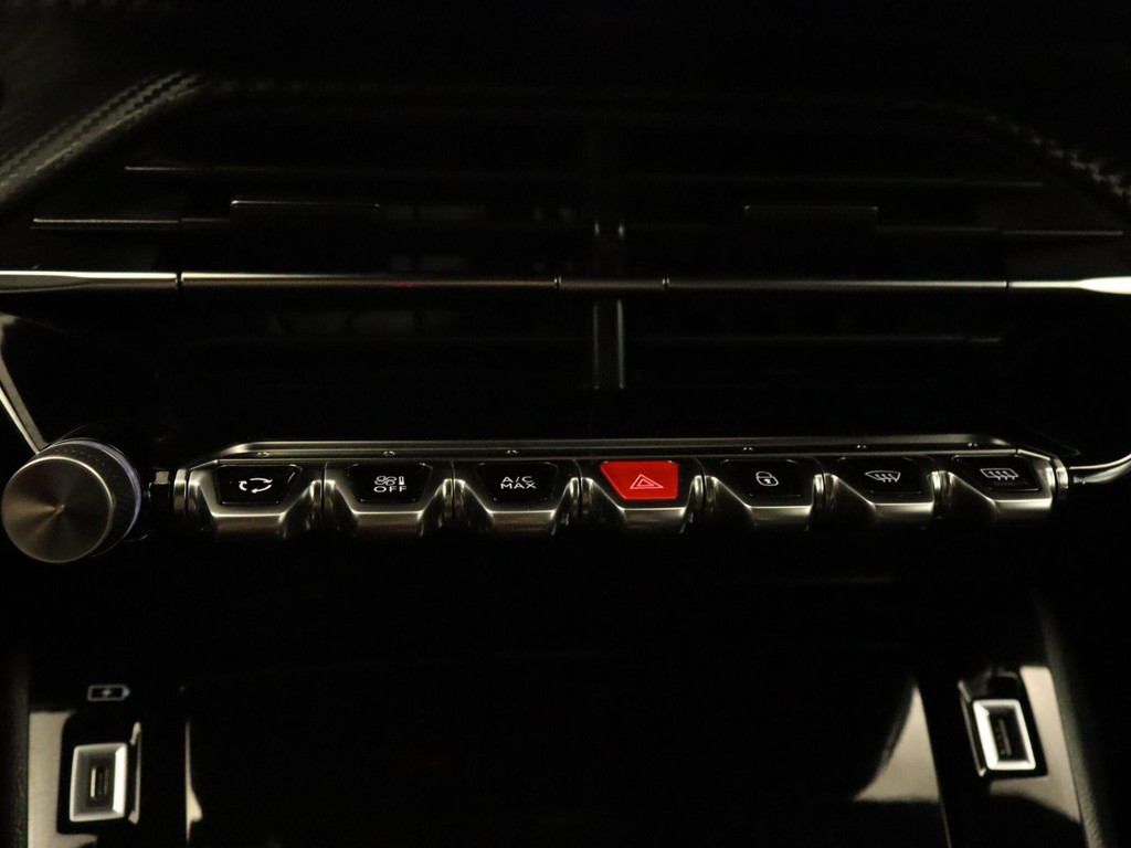 48654340-32.jpg