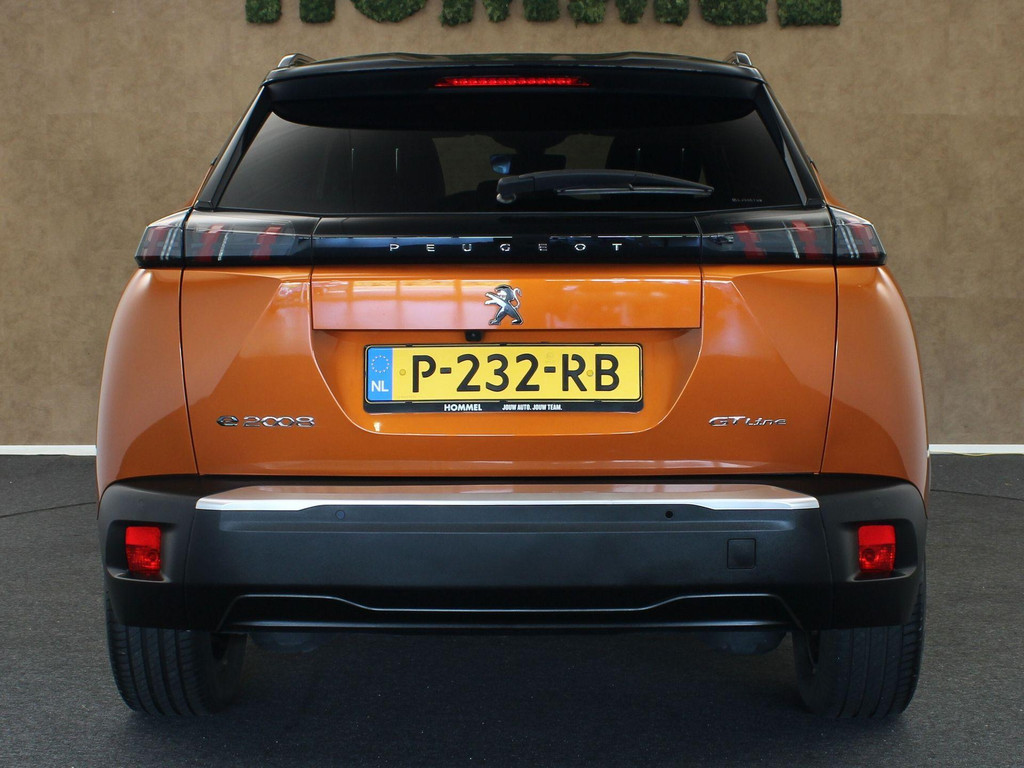 48654340-6.jpg